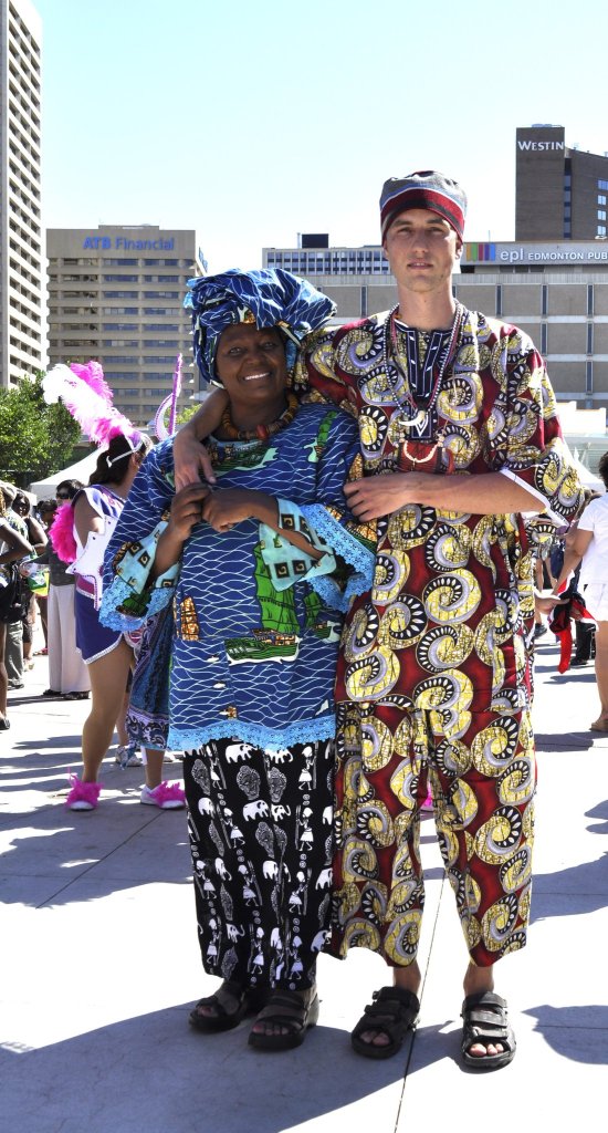 Theo Gerken i Edmonton med svart kvinna.